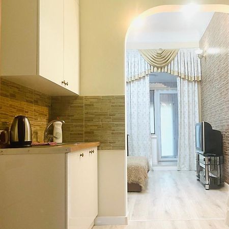 Апартаменты Возле Вокзала, Центр, Проспект Дмитрия Яворницкого Dnepropetrovsk Exterior foto